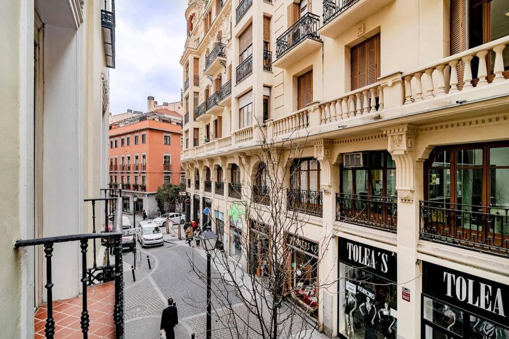 Encantador Apartamento En Chueca Junto A Gran Via, Infantas 1-1 By Batuecas Мадрид Екстериор снимка